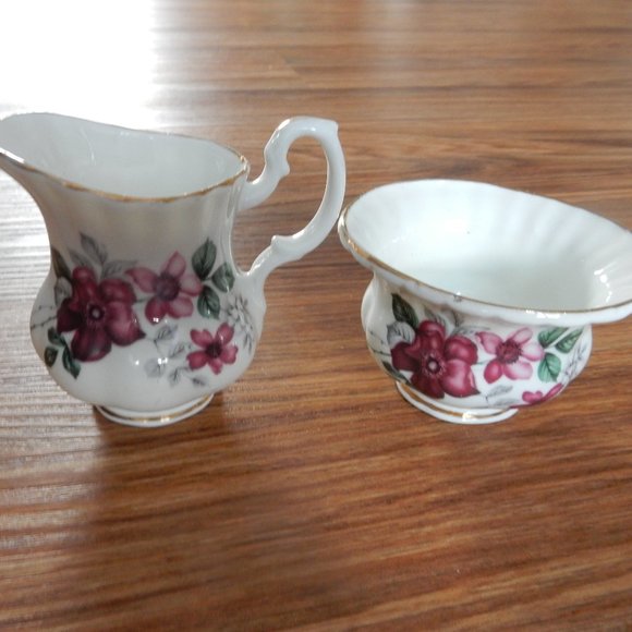 china cream & sugar - Picture 1 of 3